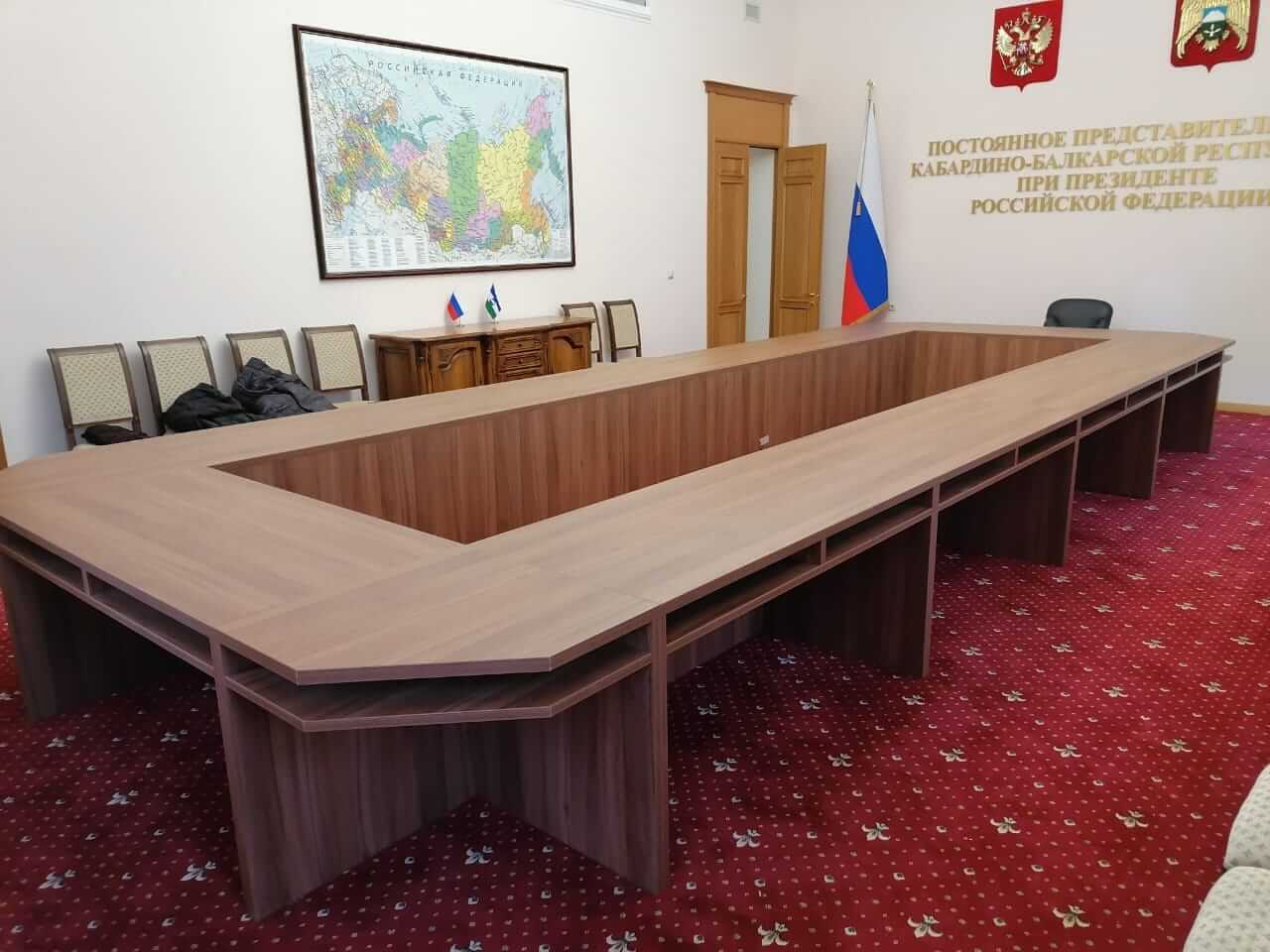 Мебель для конференц-стола для постпредства РКБ при Президенте РФ  
